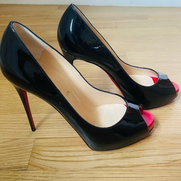 Christian Louboutin Shoes - Like New Christian Louboutin Very Prive 120